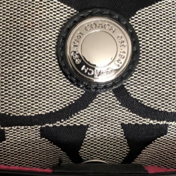 Vintage Coach Daisy Signature Collection Monogram Handbag - Picture 12 of 13